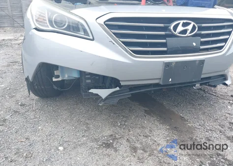 2015 Hyundai Sonata Limited z USA, uszkodzony, nr VIN 5NPE34AF4FH047213